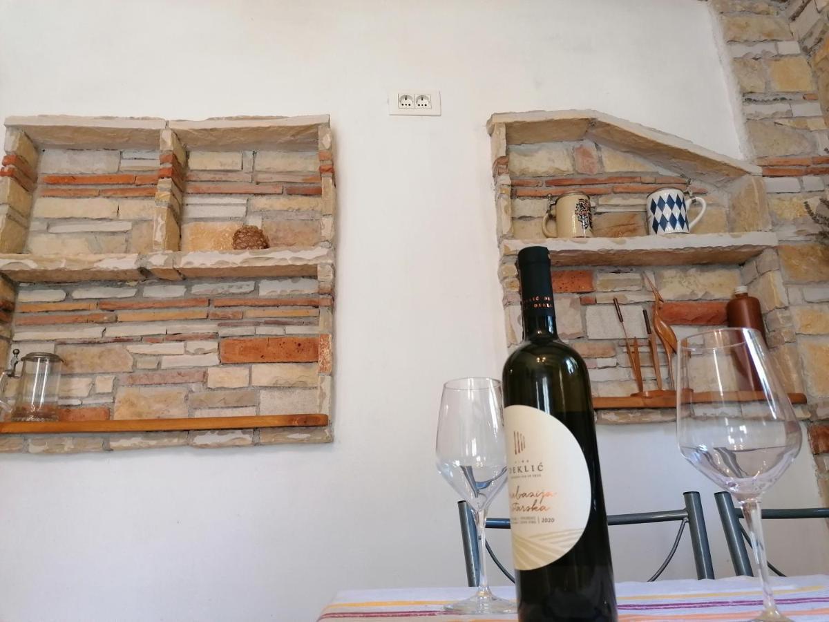Nice Apartment Montepozzo With Private Garden 로비니 외부 사진